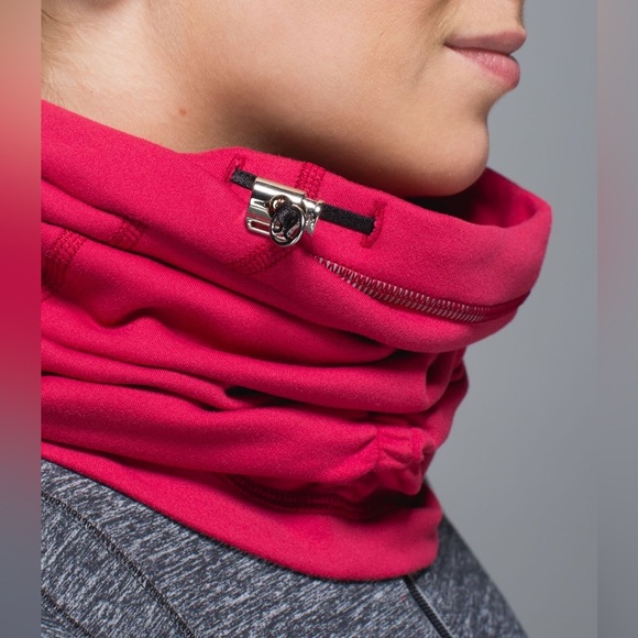 Lululemon Run With Me Neck Warmer - Picture 2 of 8